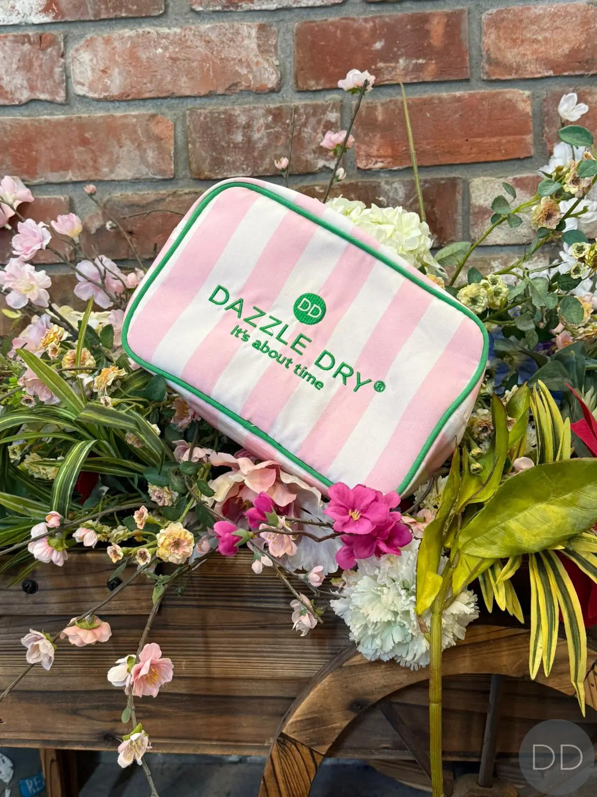 Dazzle Dry Australia & New Zealand SUMMER BEAUTY BAG